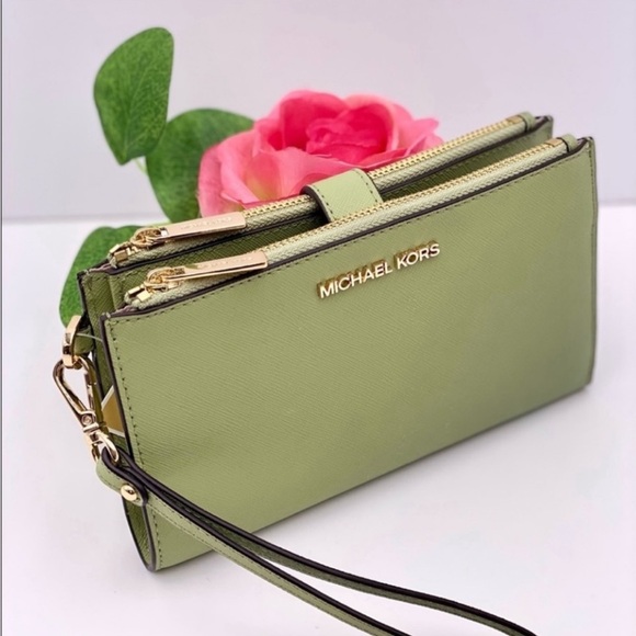 Michael Kors DoubleZip Wallet Wristlet
Phone Case - Picture 3 of 9